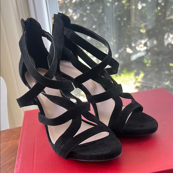 Kelly & Katie Black Strappy Heels with Cage Design - Picture 6 of 8
